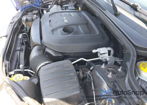 2018 Jeep Grand Cherokee Laredo E 4X4 z USA, uszkodzony, nr VIN 1C4RJFAG4JC378065